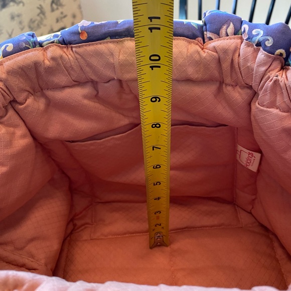 HOLDINGS Floral, Roomy Metal Collapsible Quilted Bag - Picture 7 of 13